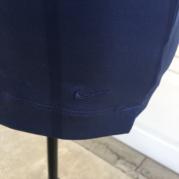 🎉HP🎉 Like New Nike Golf Polo - Picture 5 of 6